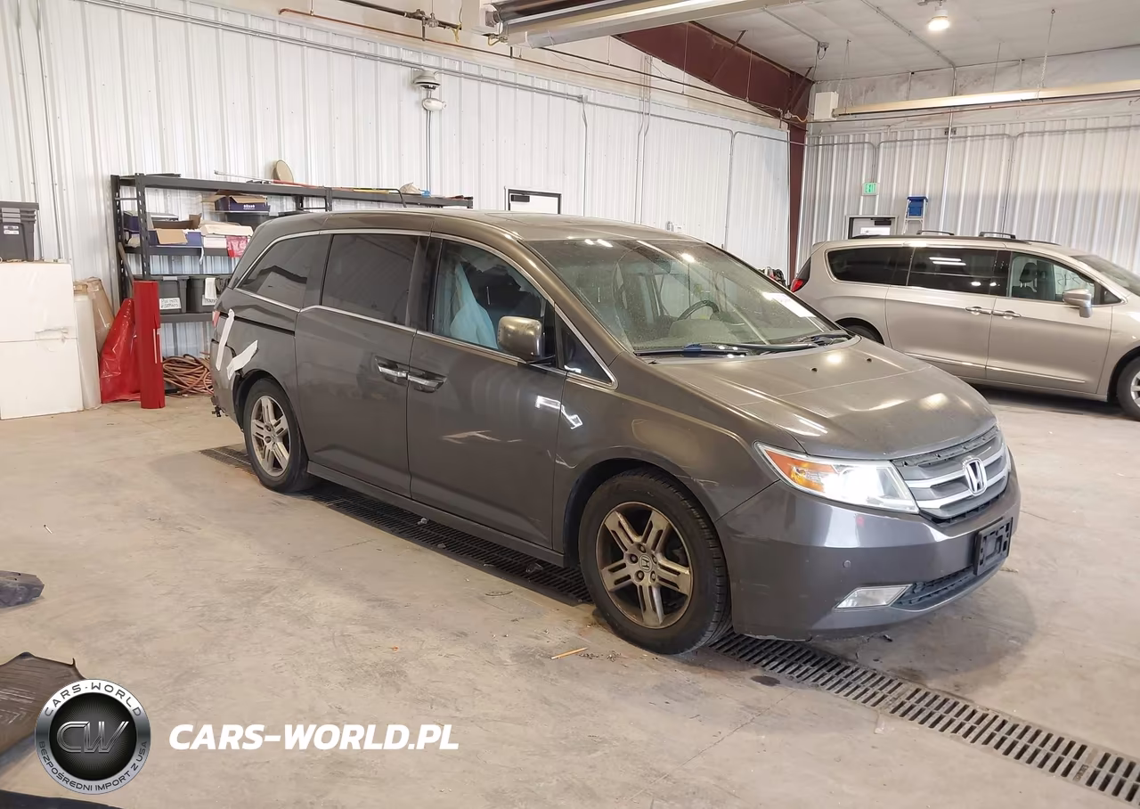 2013 Honda Odyssey Touring-Touring Elite