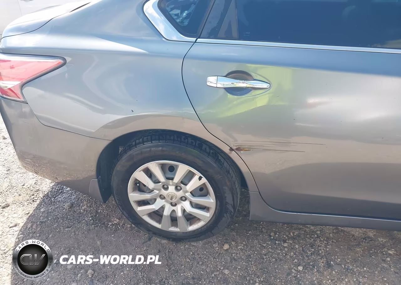 2015 Nissan Altima 2.5 S VIN:1N4AL3AP3FN364455 - 14