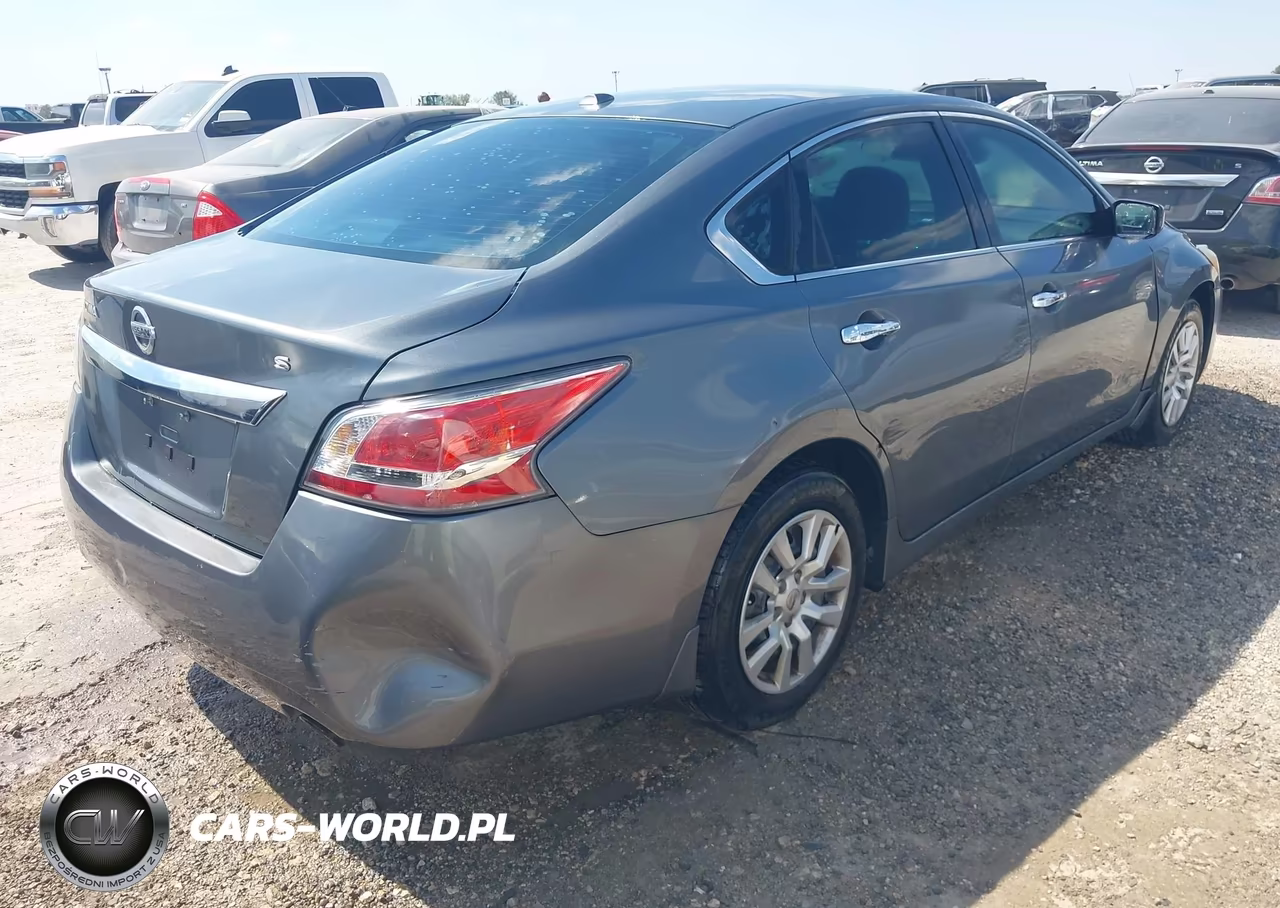2015 Nissan Altima 2.5 S VIN:1N4AL3AP3FN364455 - 4