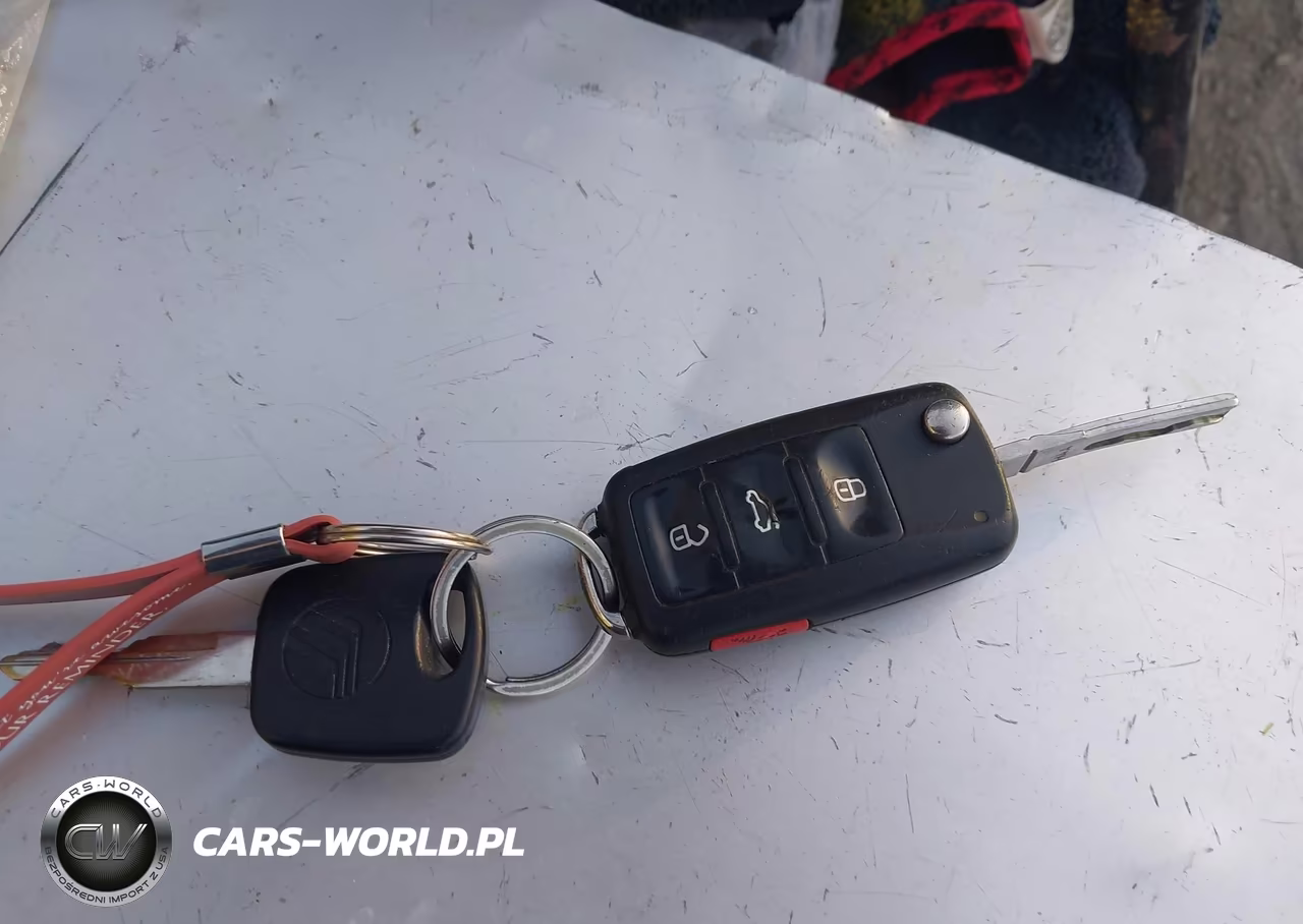 2012 Volkswagen Beetle Entry VIN:3VWFP7AT5CM638105 - 11