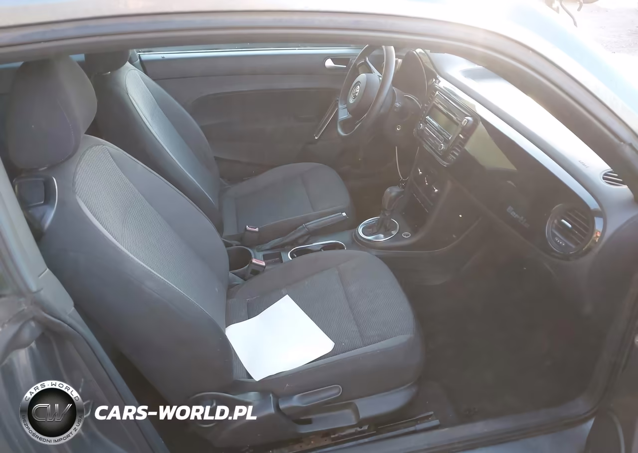2012 Volkswagen Beetle Entry VIN:3VWFP7AT5CM638105 - 5