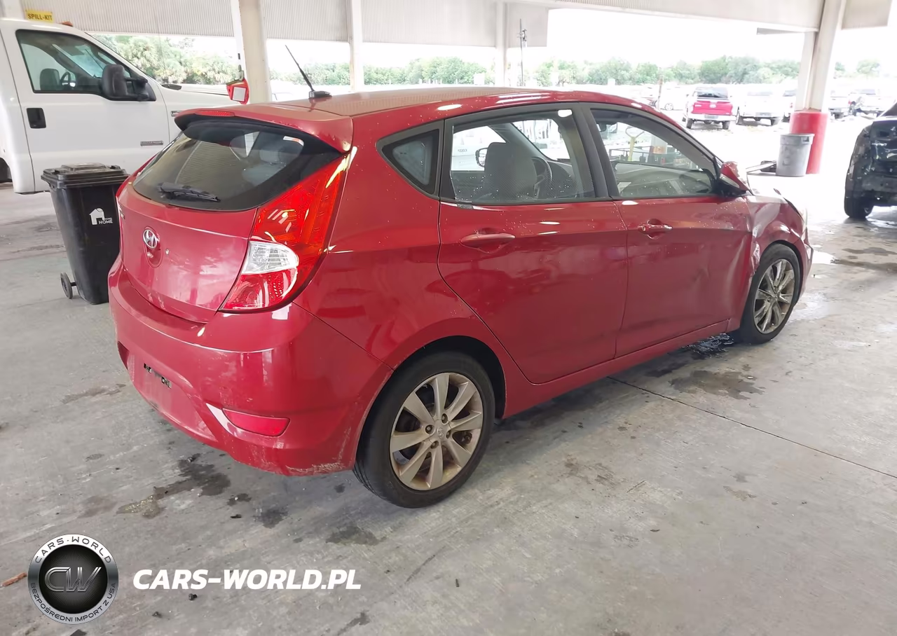2014 Hyundai Accent Se VIN:KMHCU5AE3EU174469 - 4