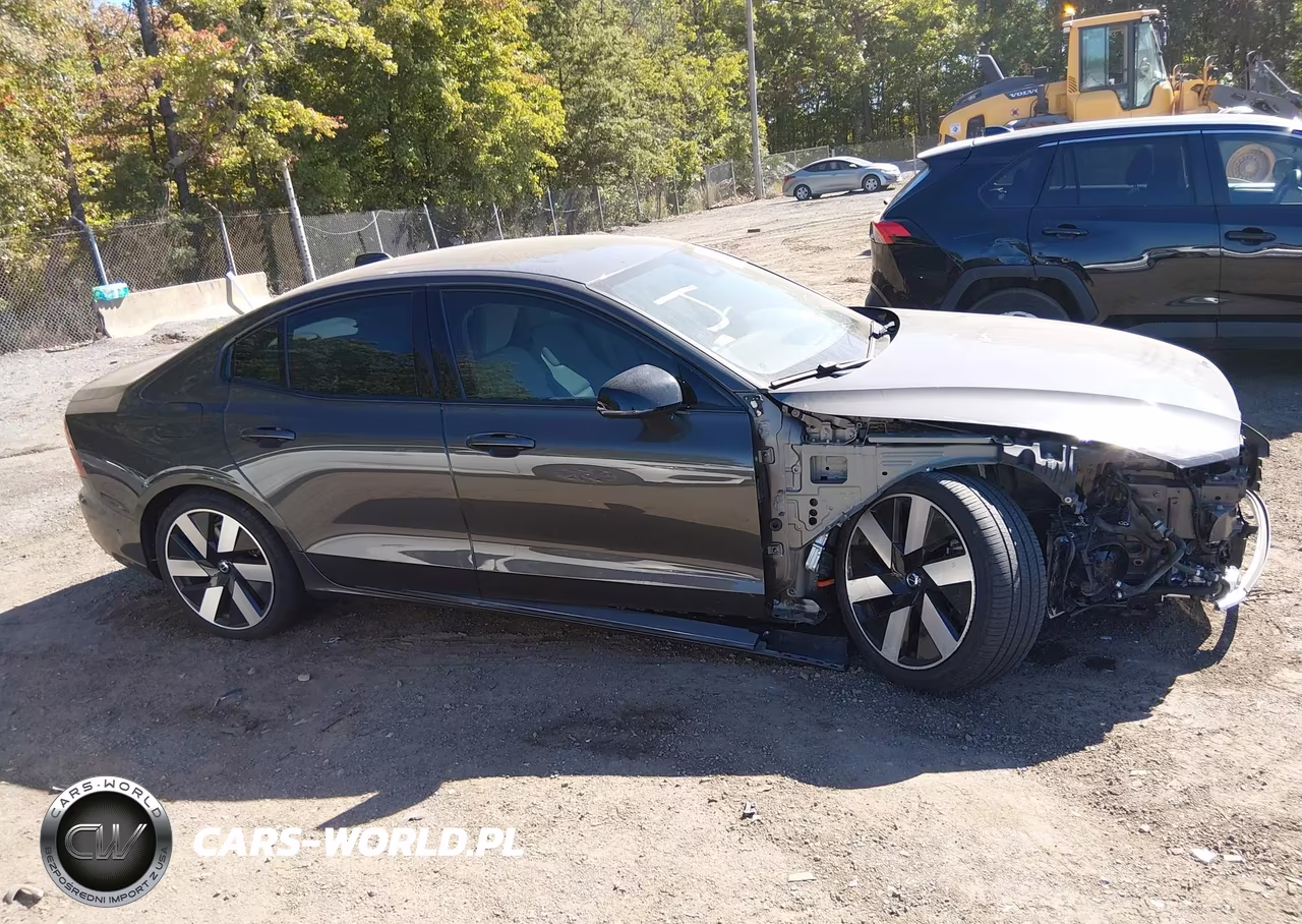 2024 Volvo S60 Recharge Plug-In Hybrid T8 Plus Dark Theme VIN:7JRH60FL3RG321992 - 14