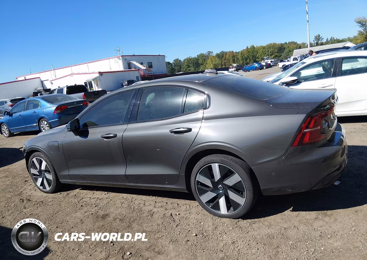 2024 Volvo S60 Recharge Plug-In Hybrid T8 Plus Dark Theme VIN:7JRH60FL3RG321992 - 15