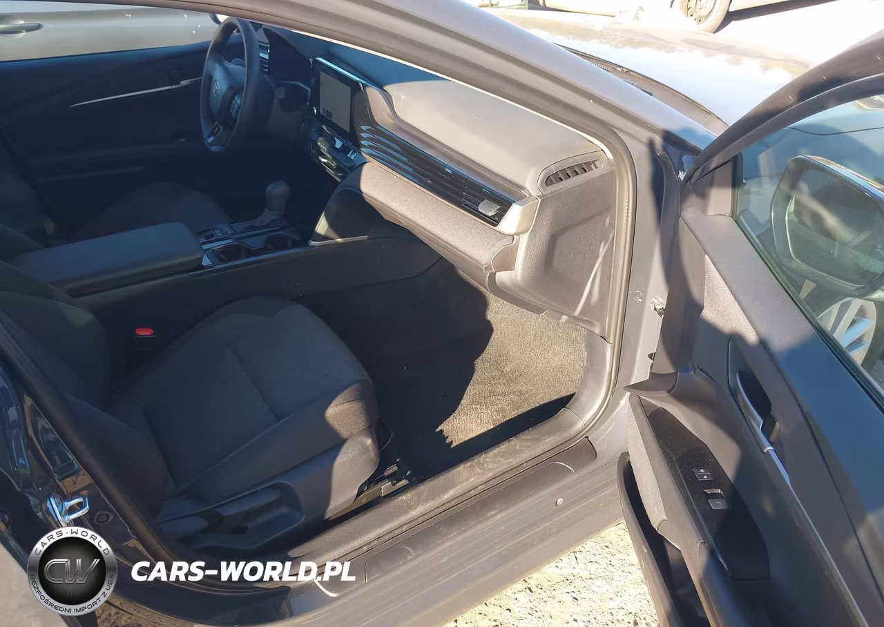 2026 Toyota Camry Le VIN:4T1DAACK4TU265580 - 5