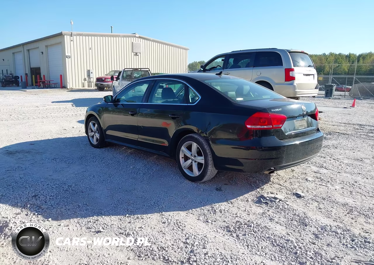 2013 Volkswagen Passat VIN:1VWBH7A35DC009233 - 3