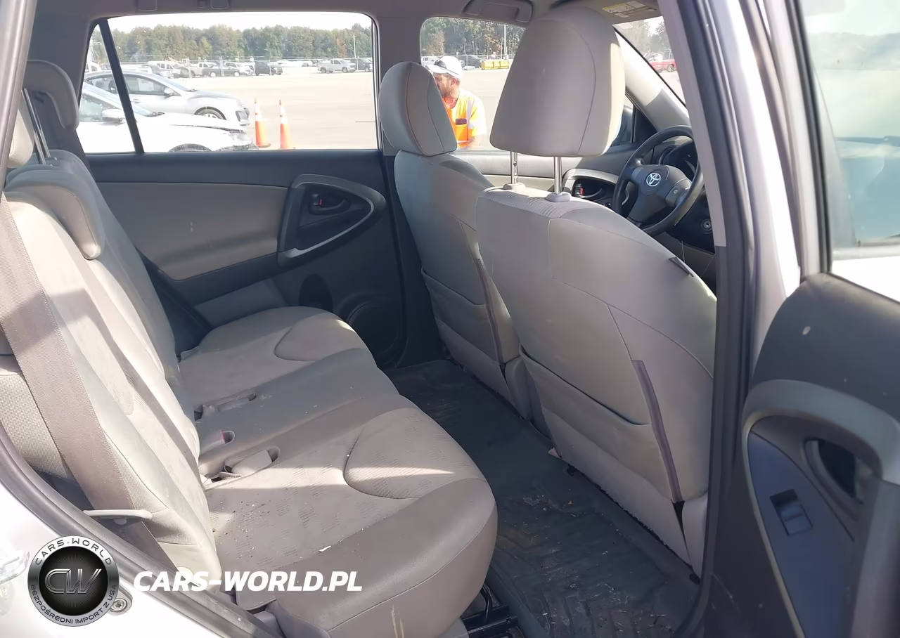 2009 Toyota Rav4 VIN:JTMBF33V79D008425 - 8
