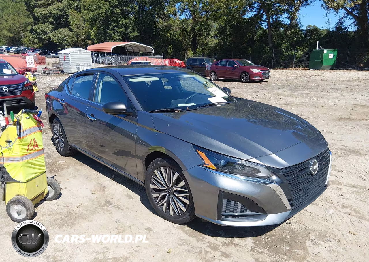 2024 Nissan Altima Sv Fwd
