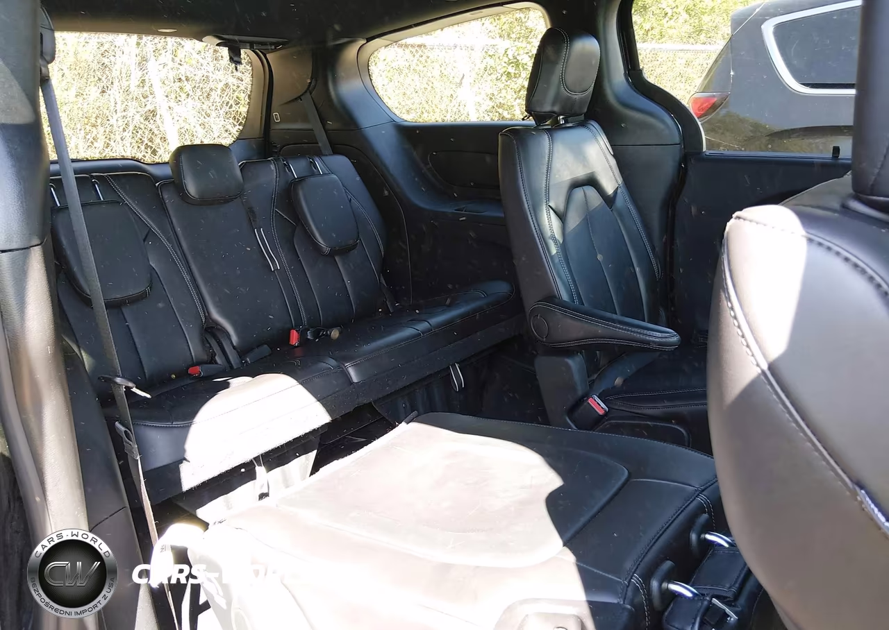 2026 Chrysler Pacifica Select VIN:2C4RC1BG5TR185235 - 8