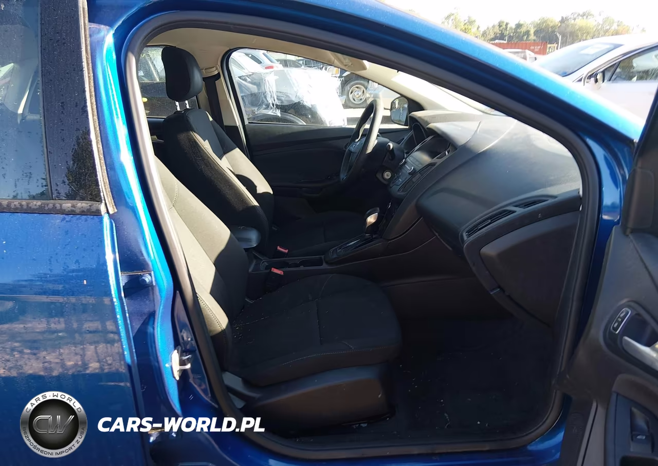 2018 Ford Focus Se VIN:1FADP3F27JL285244 - 5