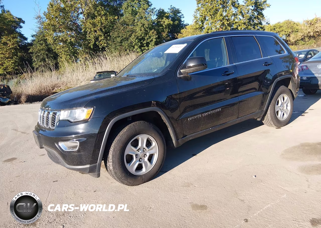 2017 Jeep Grand Cherokee Laredo 4X4 VIN:1C4RJFAGXHC754441 - 2