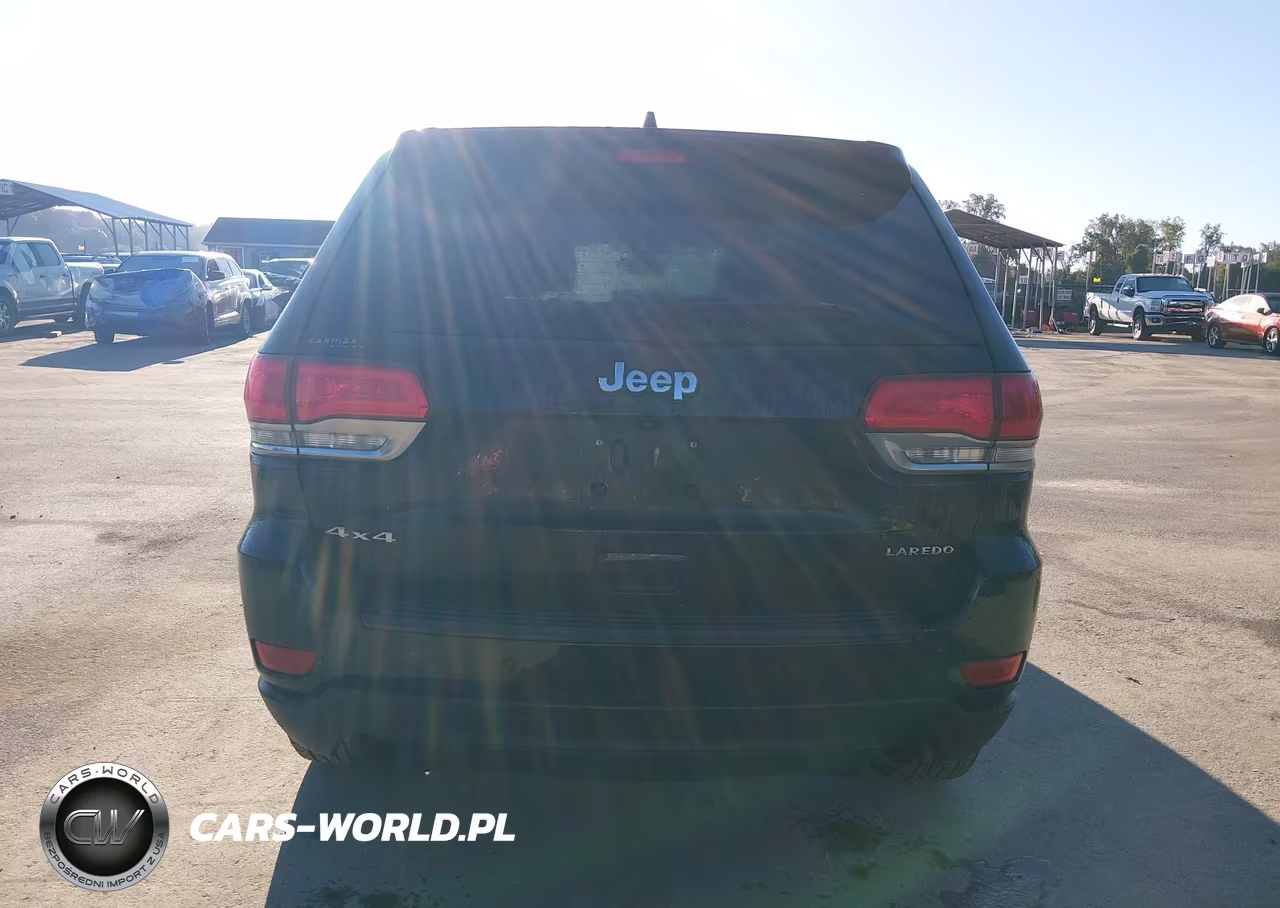 2017 Jeep Grand Cherokee Laredo 4X4 VIN:1C4RJFAGXHC754441 - 6
