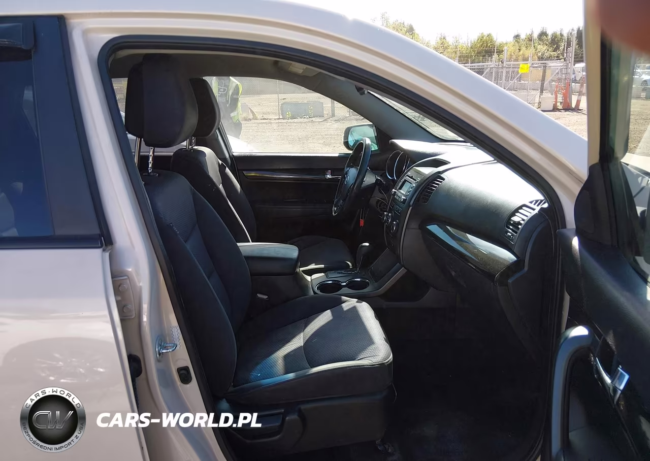 2011 Kia Sorento Lx VIN:5XYKT3A1XBG115260 - 5