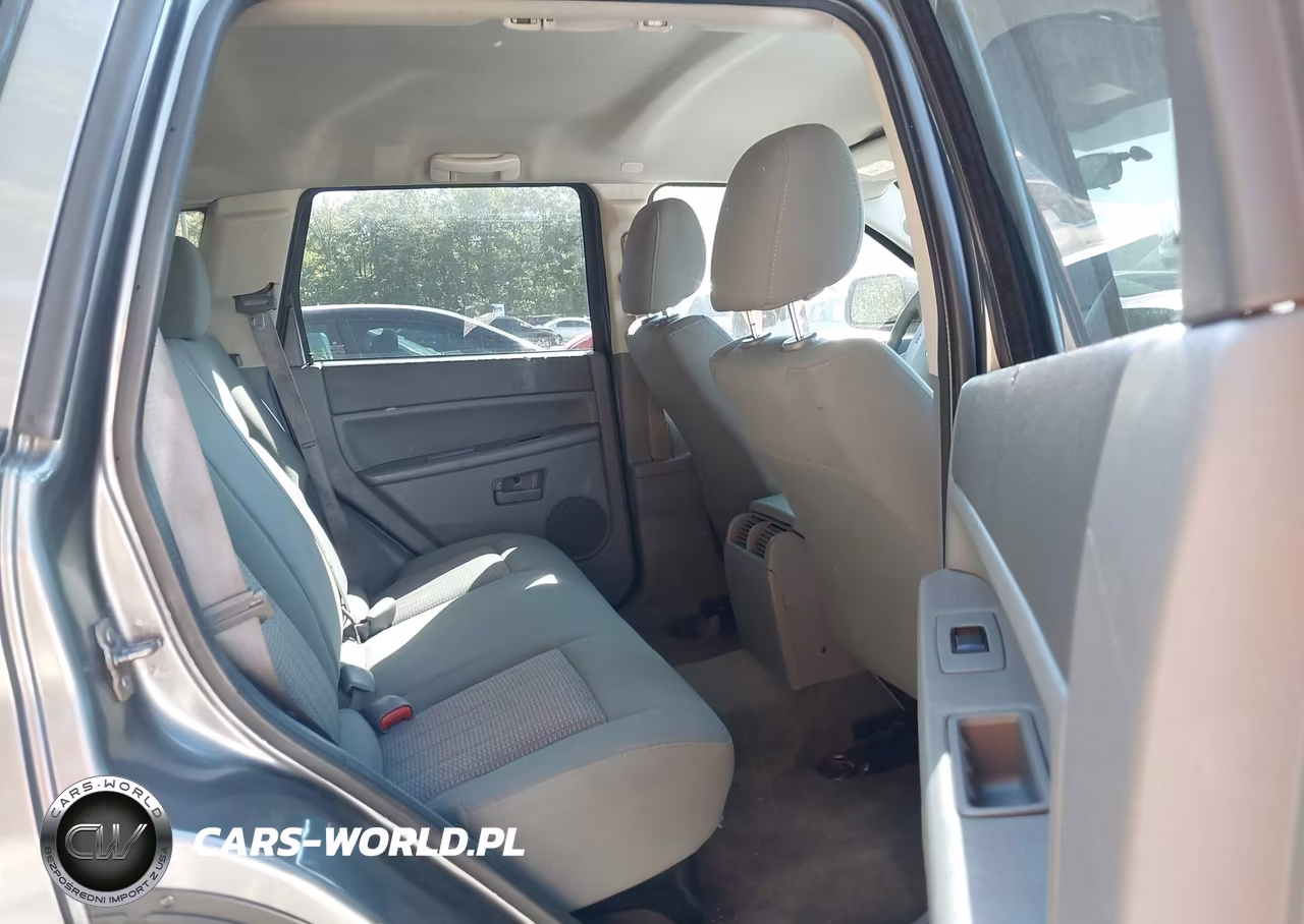 2007 Jeep Grand Cherokee Laredo VIN:1J8GR48K77C583508 - 8