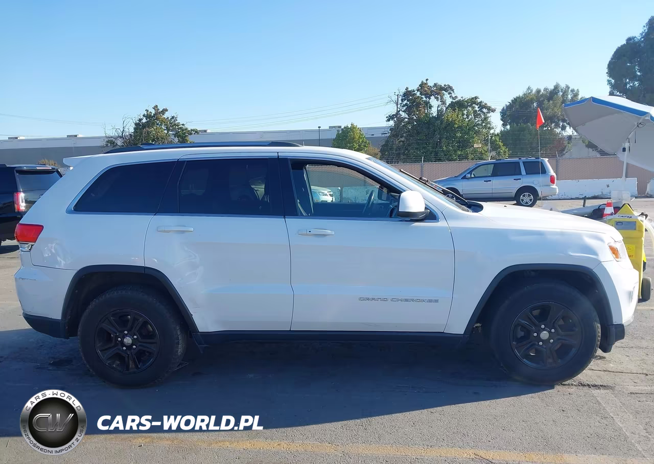 2014 Jeep Grand Cherokee Laredo VIN:1C4RJFAG8EC109394 - 13