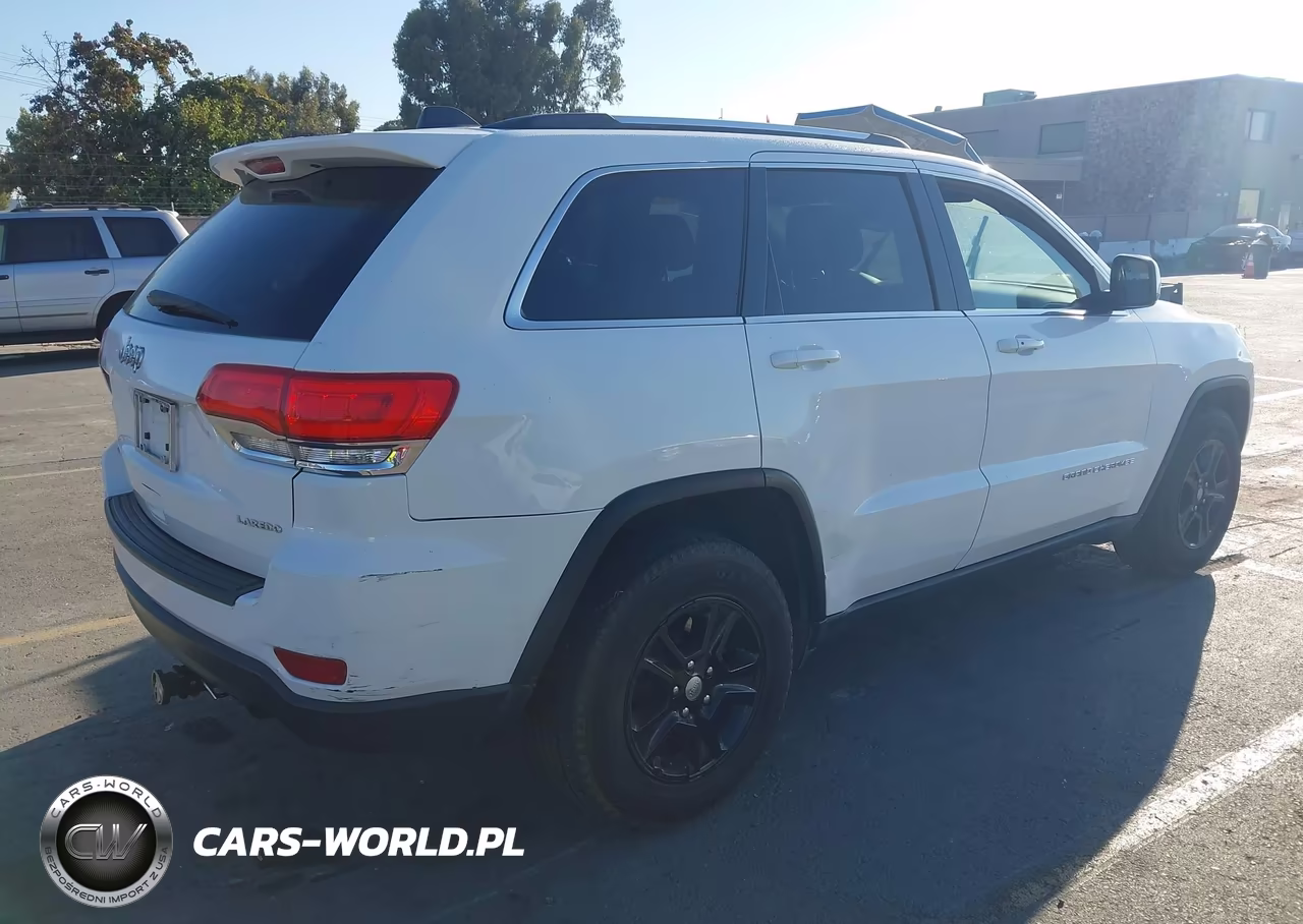 2014 Jeep Grand Cherokee Laredo VIN:1C4RJFAG8EC109394 - 4