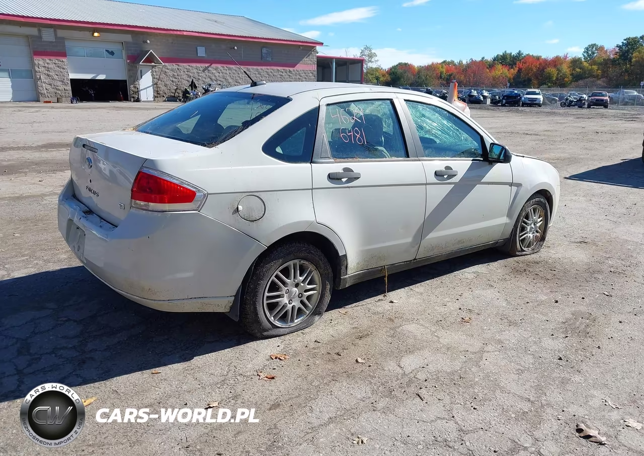 2009 Ford Focus Se VIN:1FAHP35N39W195869 - 4