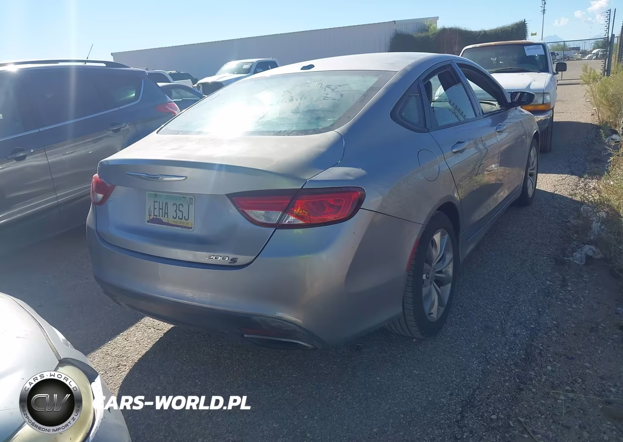 2015 Chrysler 200 S VIN:1C3CCCBB0FN725764 - 4