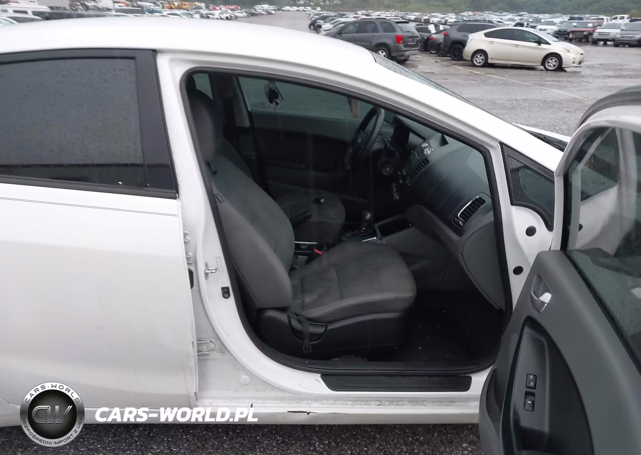 2017 Kia Forte Lx VIN:3KPFL4A79HE018469 - 5