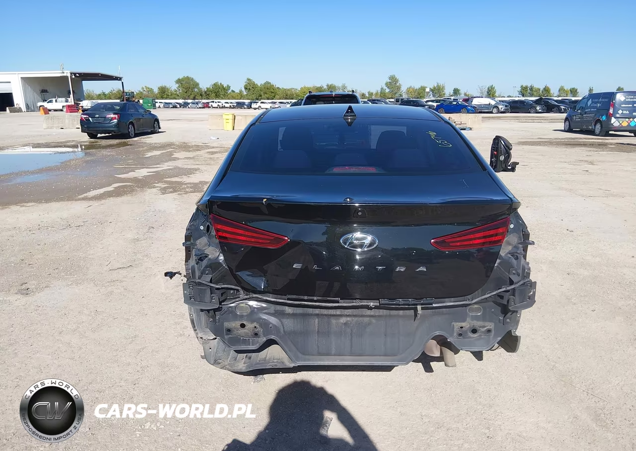 2019 Hyundai Elantra Sel VIN:5NPD84LF2KH493770 - 17