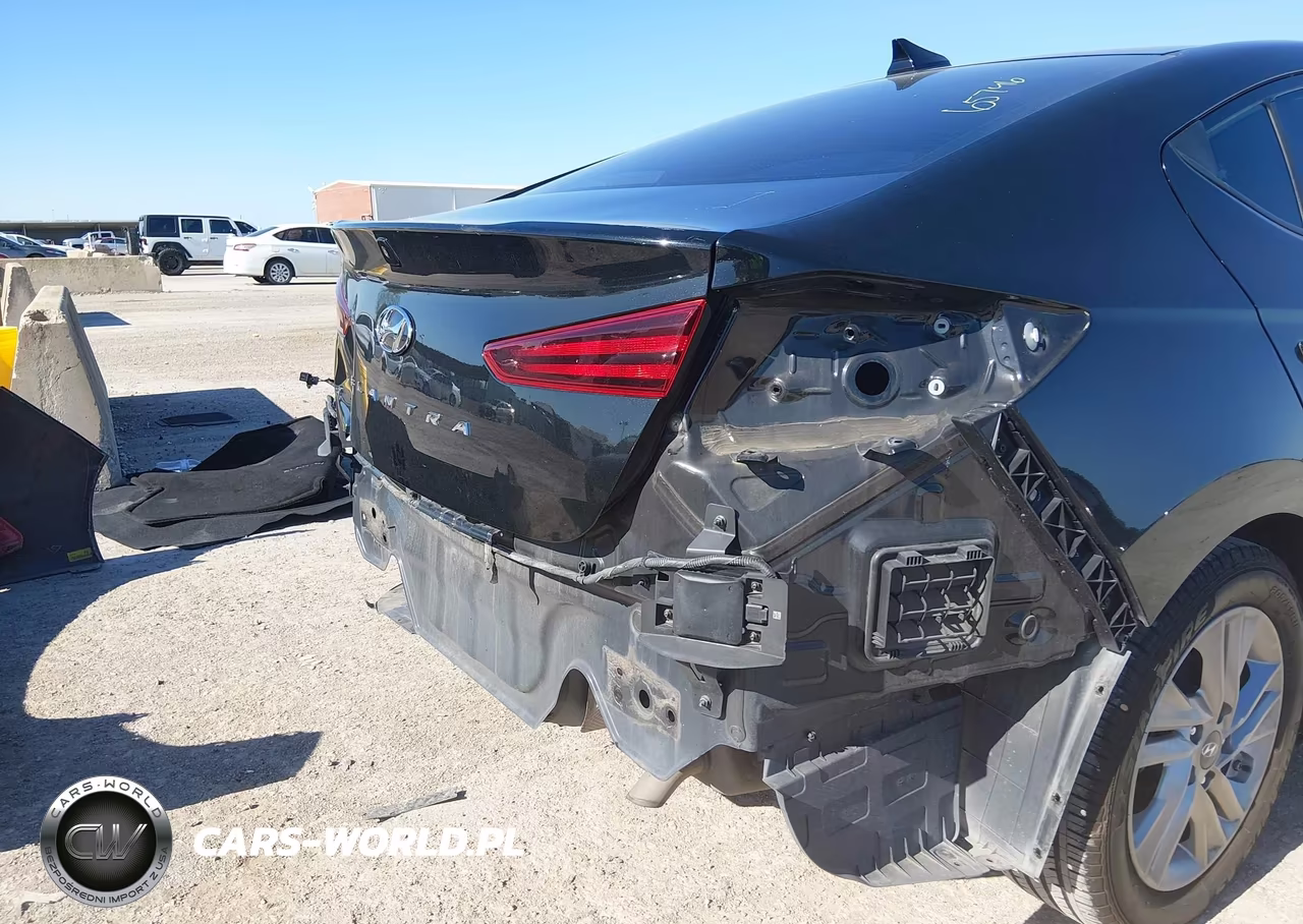 2019 Hyundai Elantra Sel VIN:5NPD84LF2KH493770 - 18
