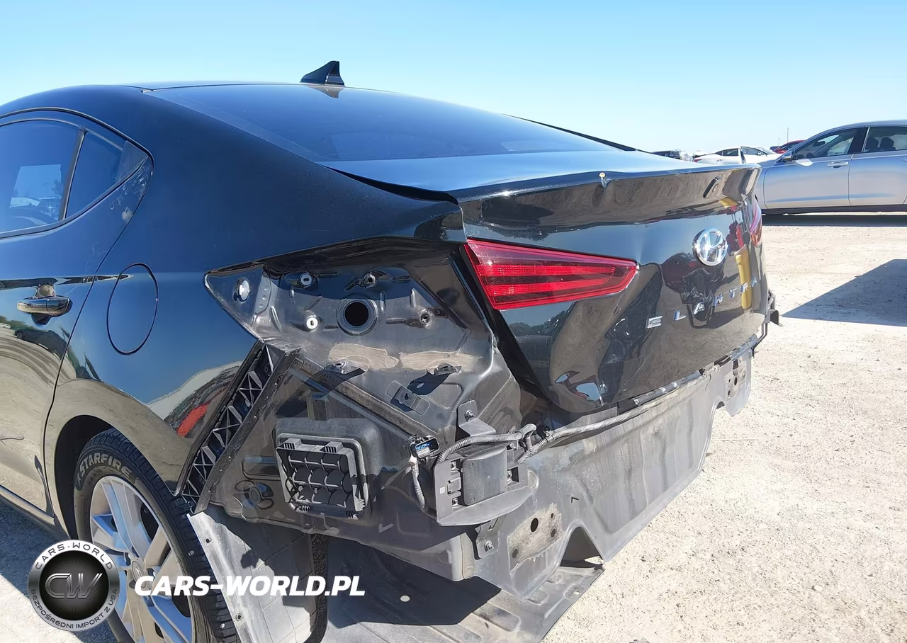 2019 Hyundai Elantra Sel VIN:5NPD84LF2KH493770 - 19