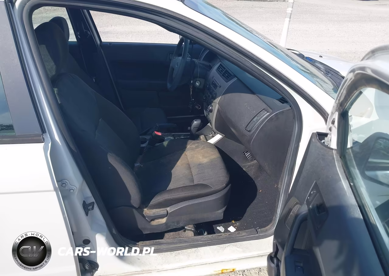 2010 Ford Focus Se VIN:1FAHP3FN2AW253019 - 5