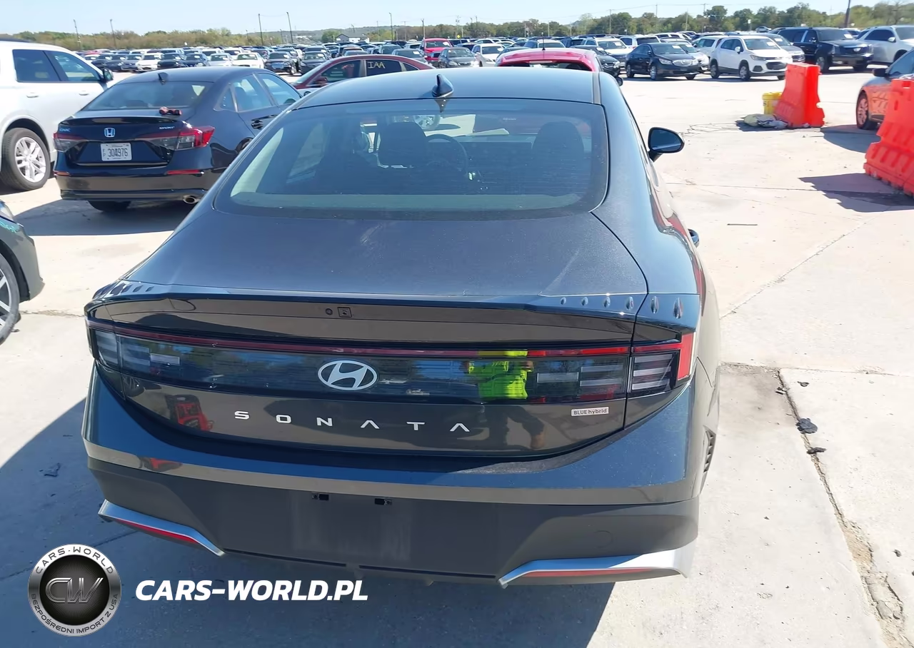 2026 Hyundai Sonata Hybrid Blue VIN:KMHL24JJ2TA173647 - 16