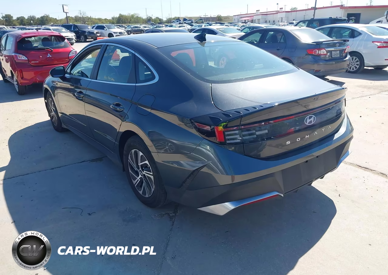 2026 Hyundai Sonata Hybrid Blue VIN:KMHL24JJ2TA173647 - 3