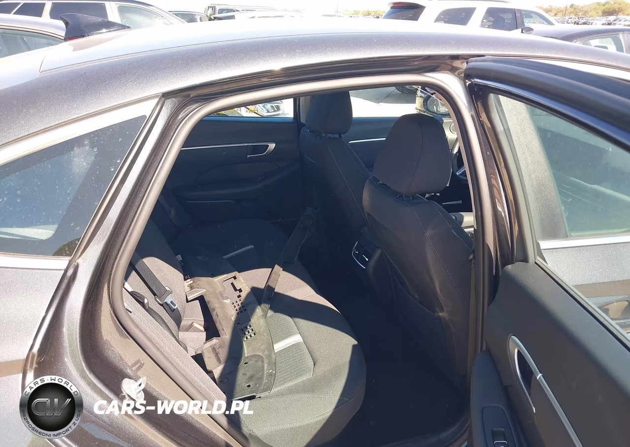 2026 Hyundai Sonata Hybrid Blue VIN:KMHL24JJ2TA173647 - 8
