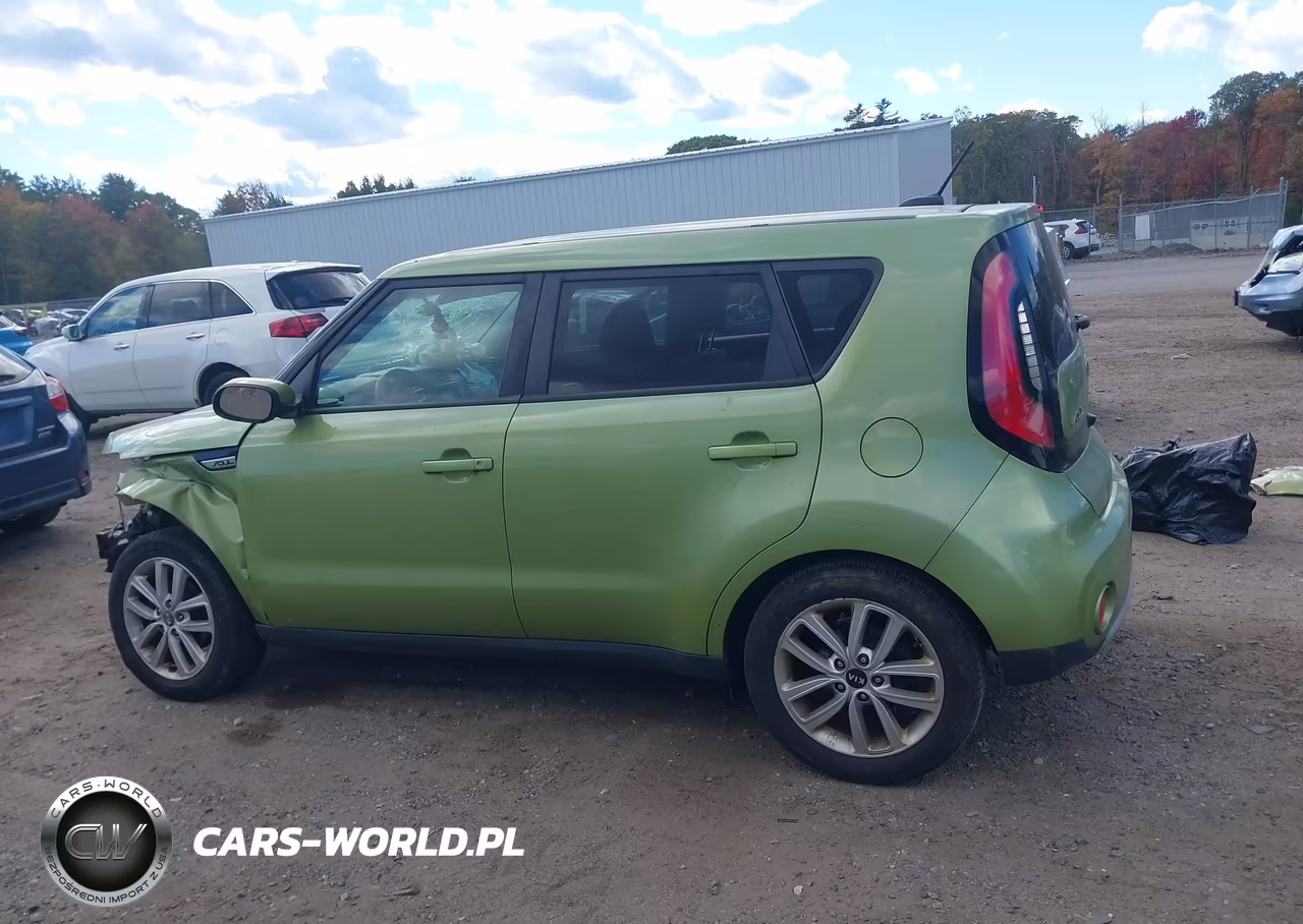 2018 Kia Soul + VIN:KNDJP3A58J7888338 - 15