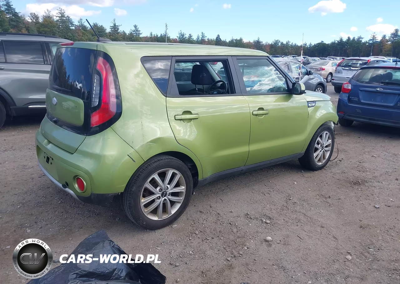 2018 Kia Soul + VIN:KNDJP3A58J7888338 - 4