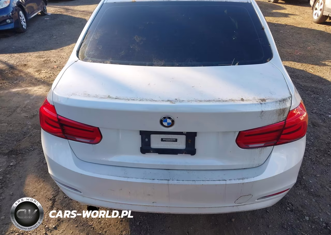 2018 BMW 320I xDrive VIN:WBA8A3C55JA357627 - 17