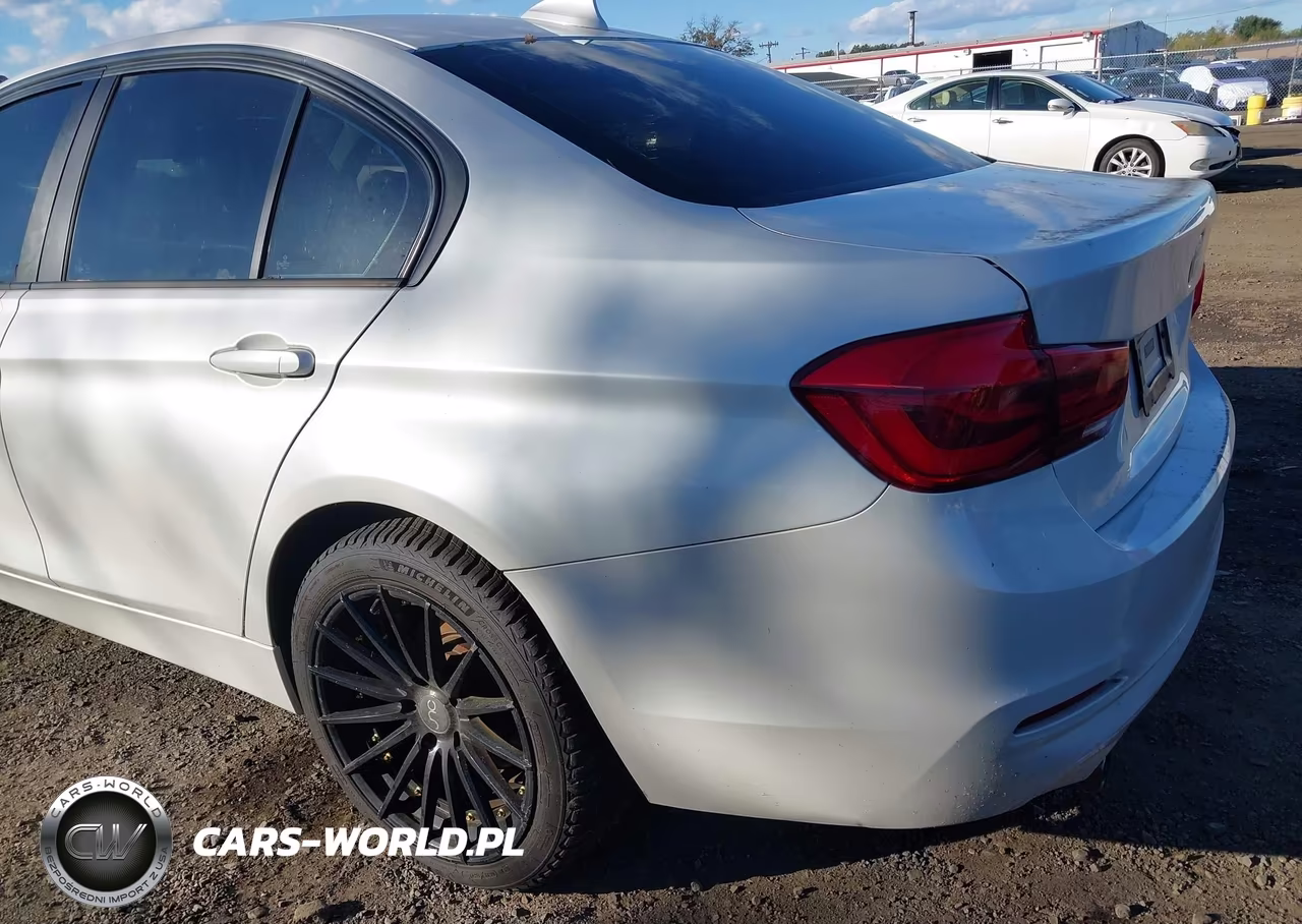 2018 BMW 320I xDrive VIN:WBA8A3C55JA357627 - 21