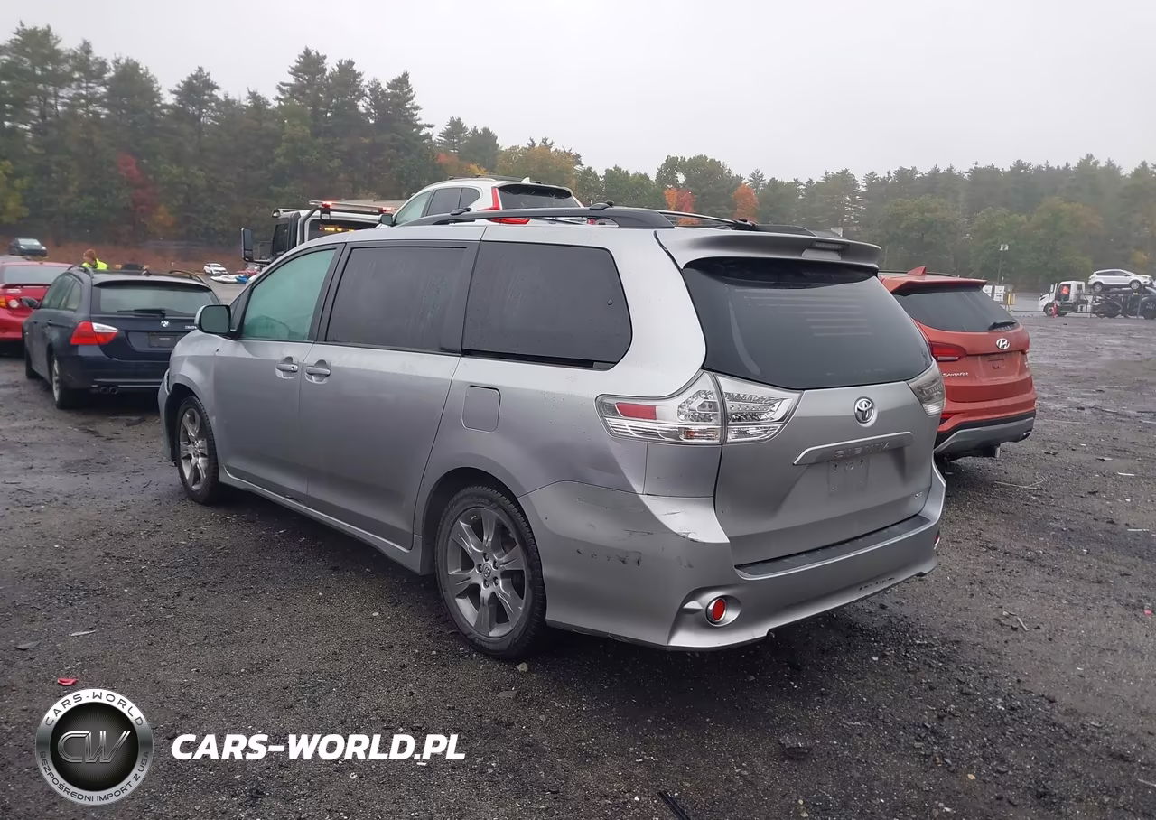2011 Toyota Sienna Se VIN:5TDXK3DCXBS037703 - 3