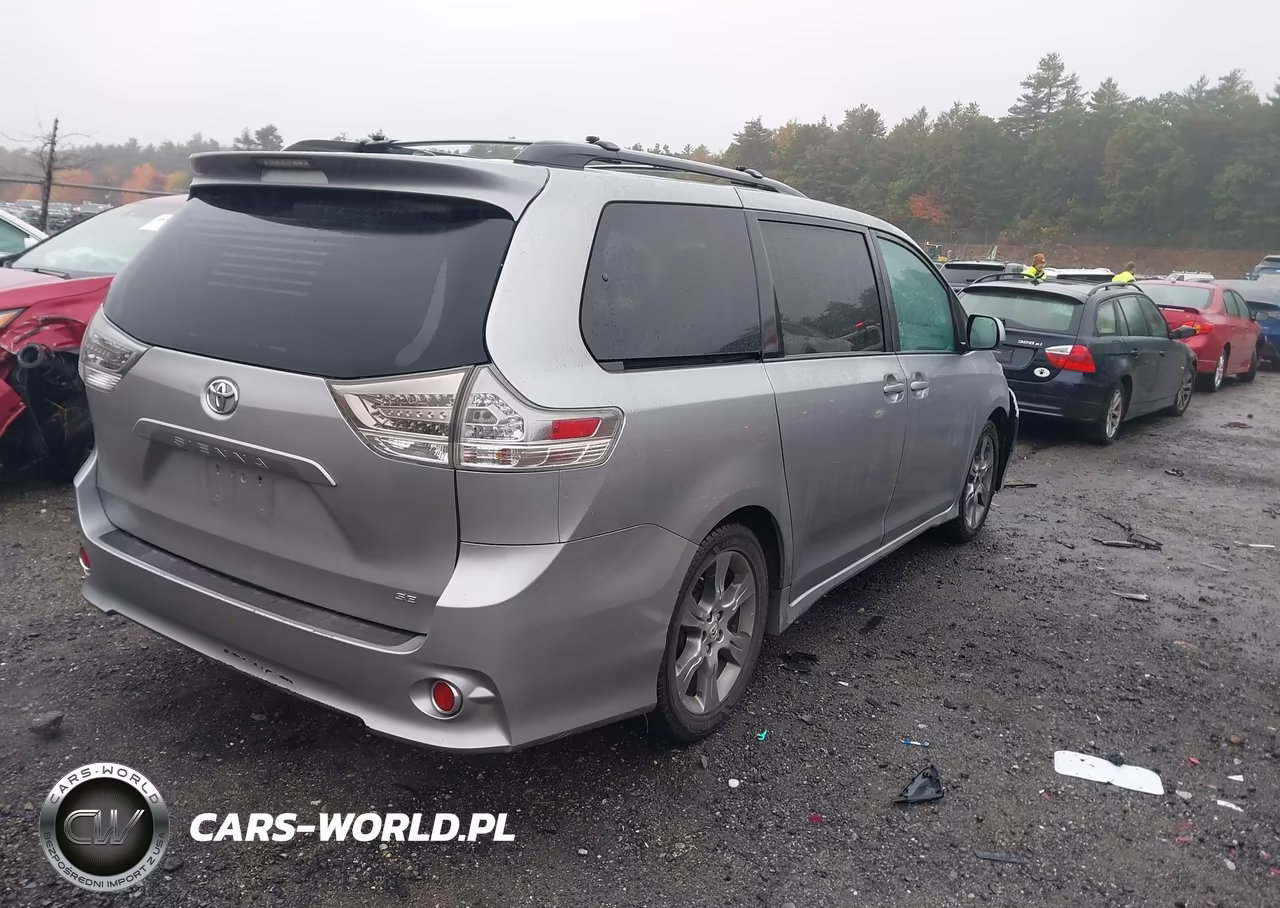 2011 Toyota Sienna Se VIN:5TDXK3DCXBS037703 - 4