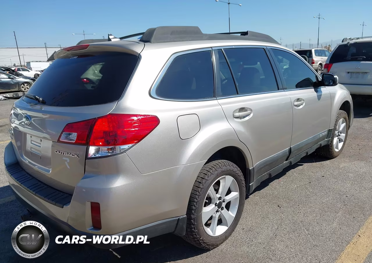 2014 Subaru Outback 2.5I Premium VIN:4S4BRCDC5E3253482 - 4