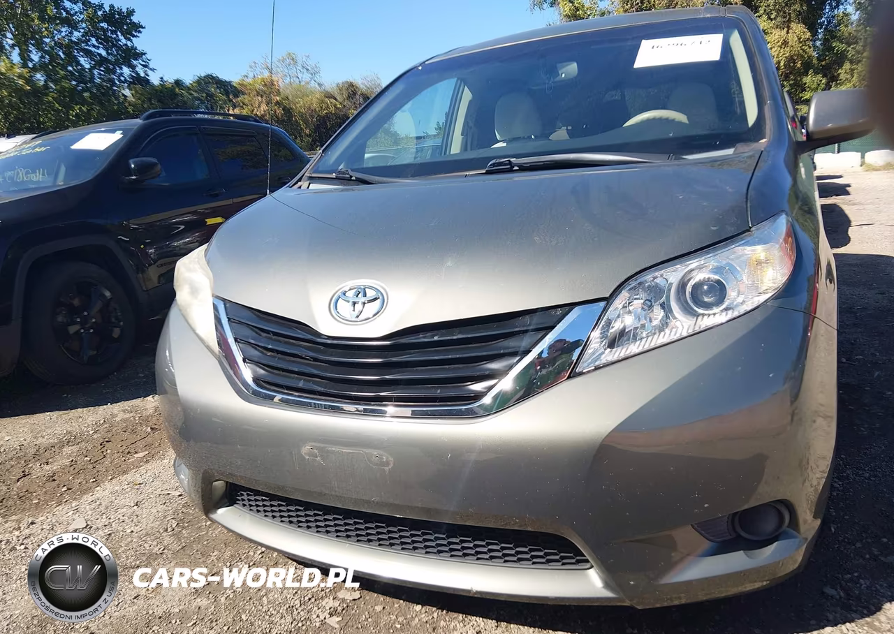 2013 Toyota Sienna Le V6 8 Passenger VIN:5TDKK3DCXDS281669 - 13