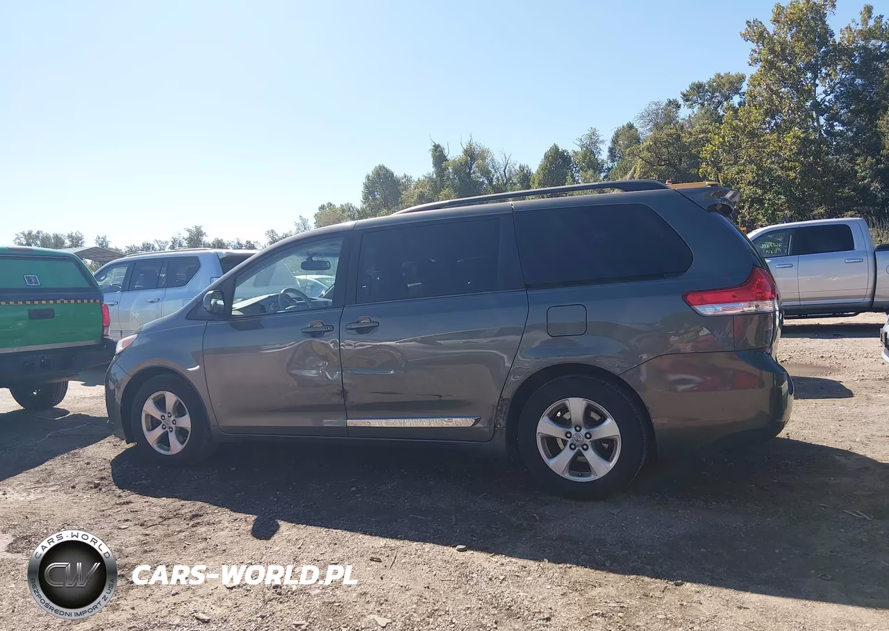 2013 Toyota Sienna Le V6 8 Passenger VIN:5TDKK3DCXDS281669 - 15