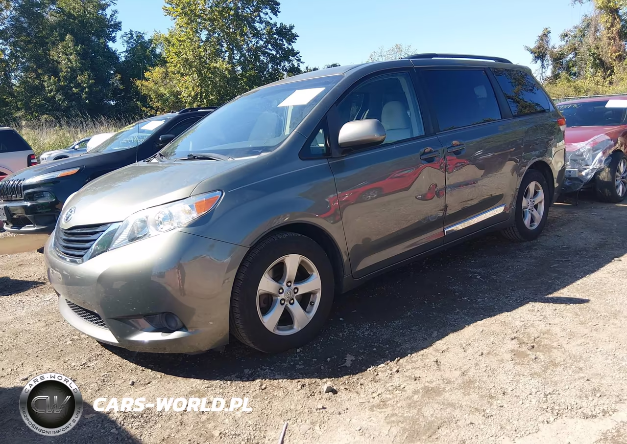 2013 Toyota Sienna Le V6 8 Passenger VIN:5TDKK3DCXDS281669 - 2
