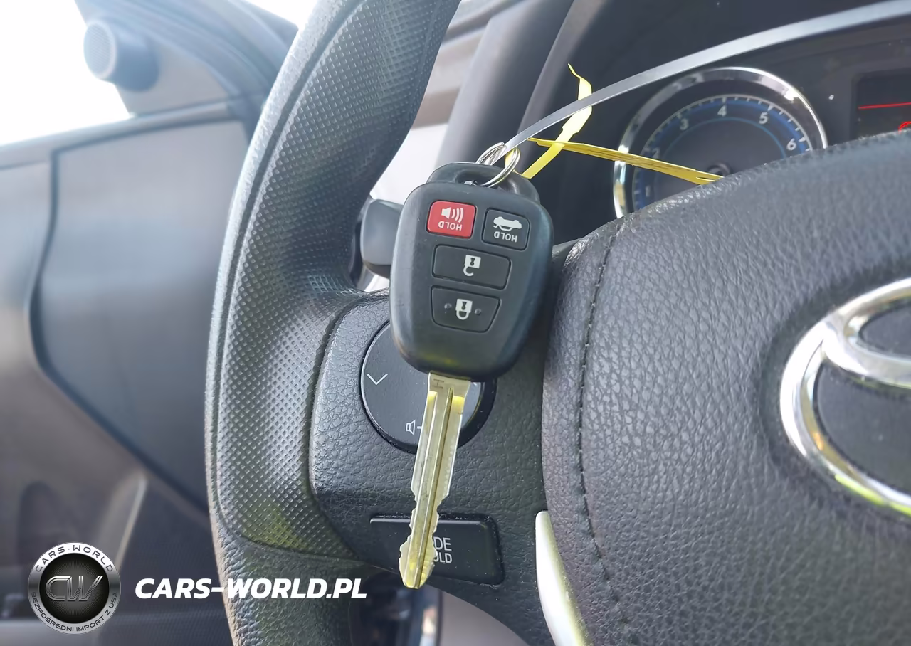 2018 Toyota Corolla Le VIN:2T1BURHE6JC101147 - 11