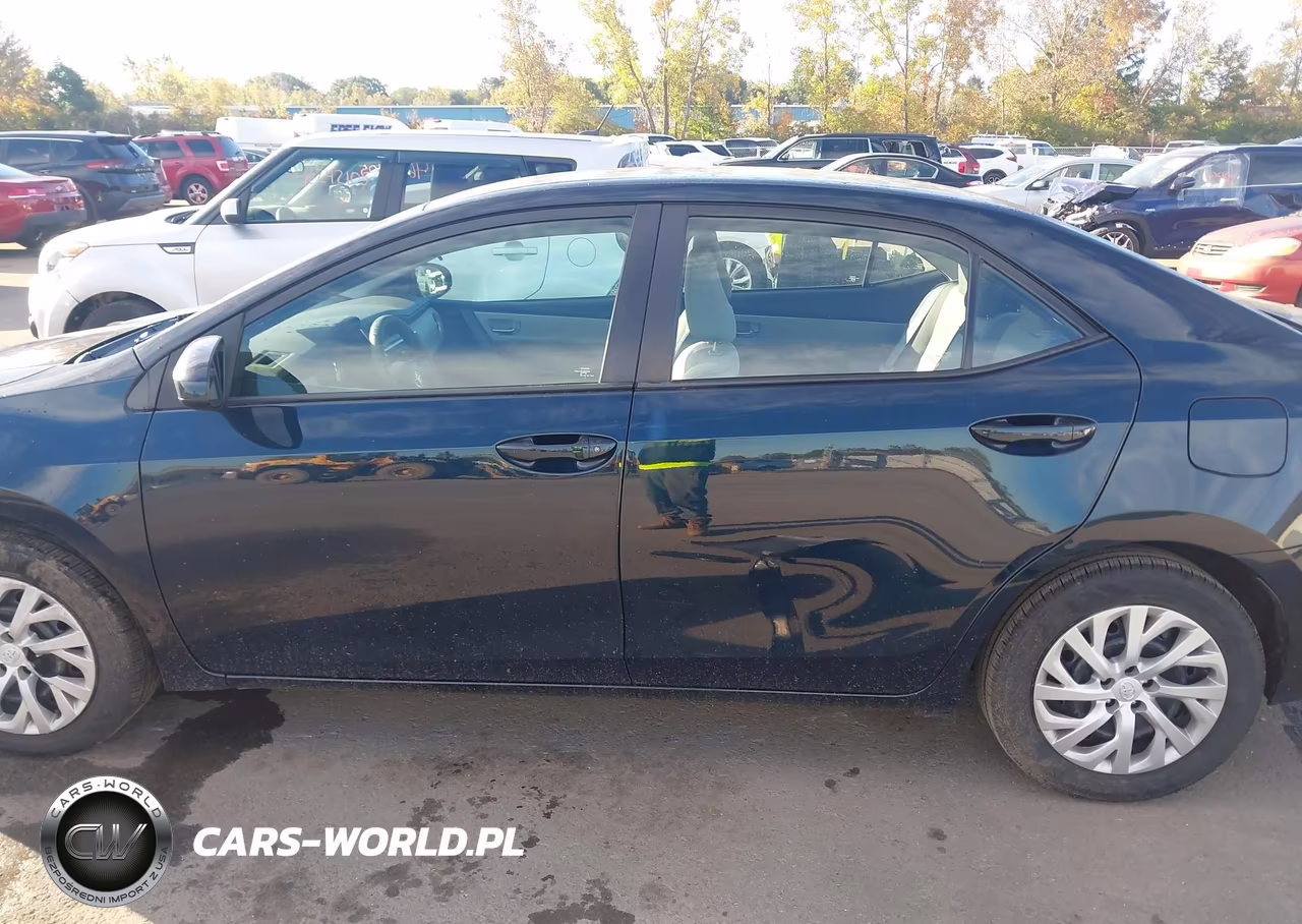2018 Toyota Corolla Le VIN:2T1BURHE6JC101147 - 15
