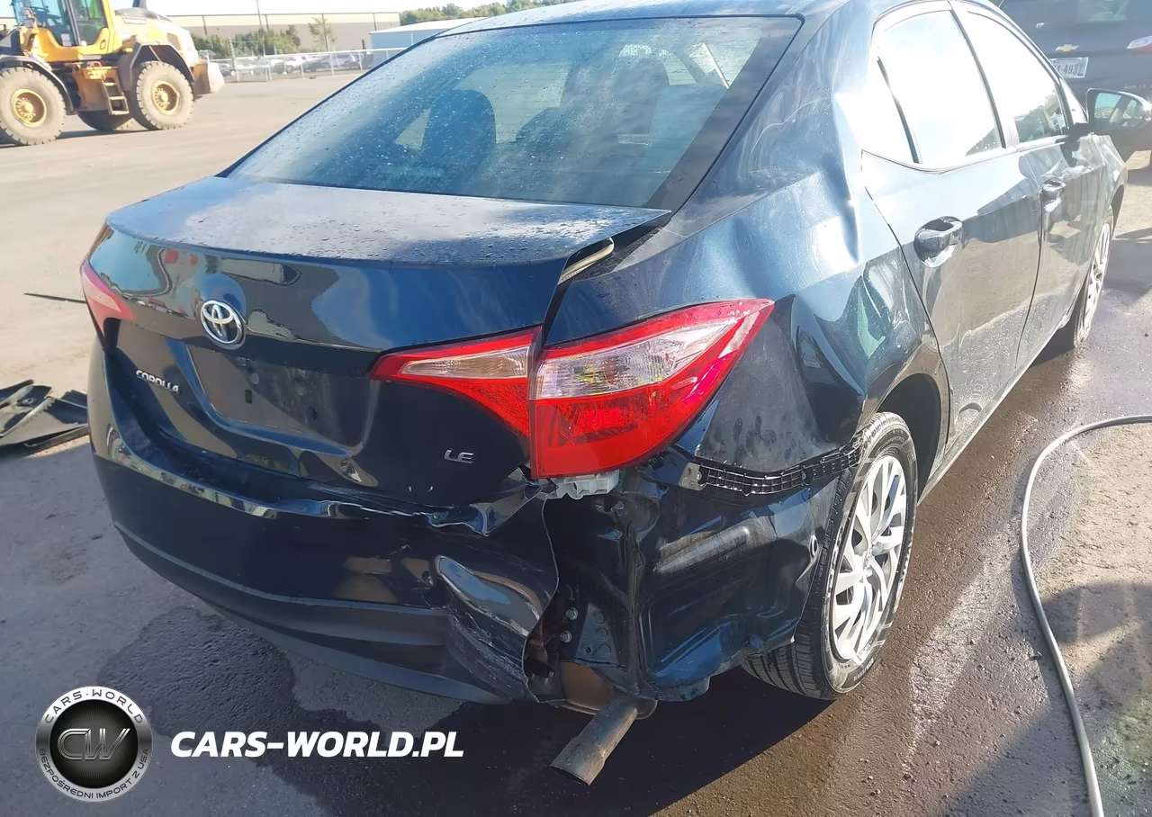 2018 Toyota Corolla Le VIN:2T1BURHE6JC101147 - 18