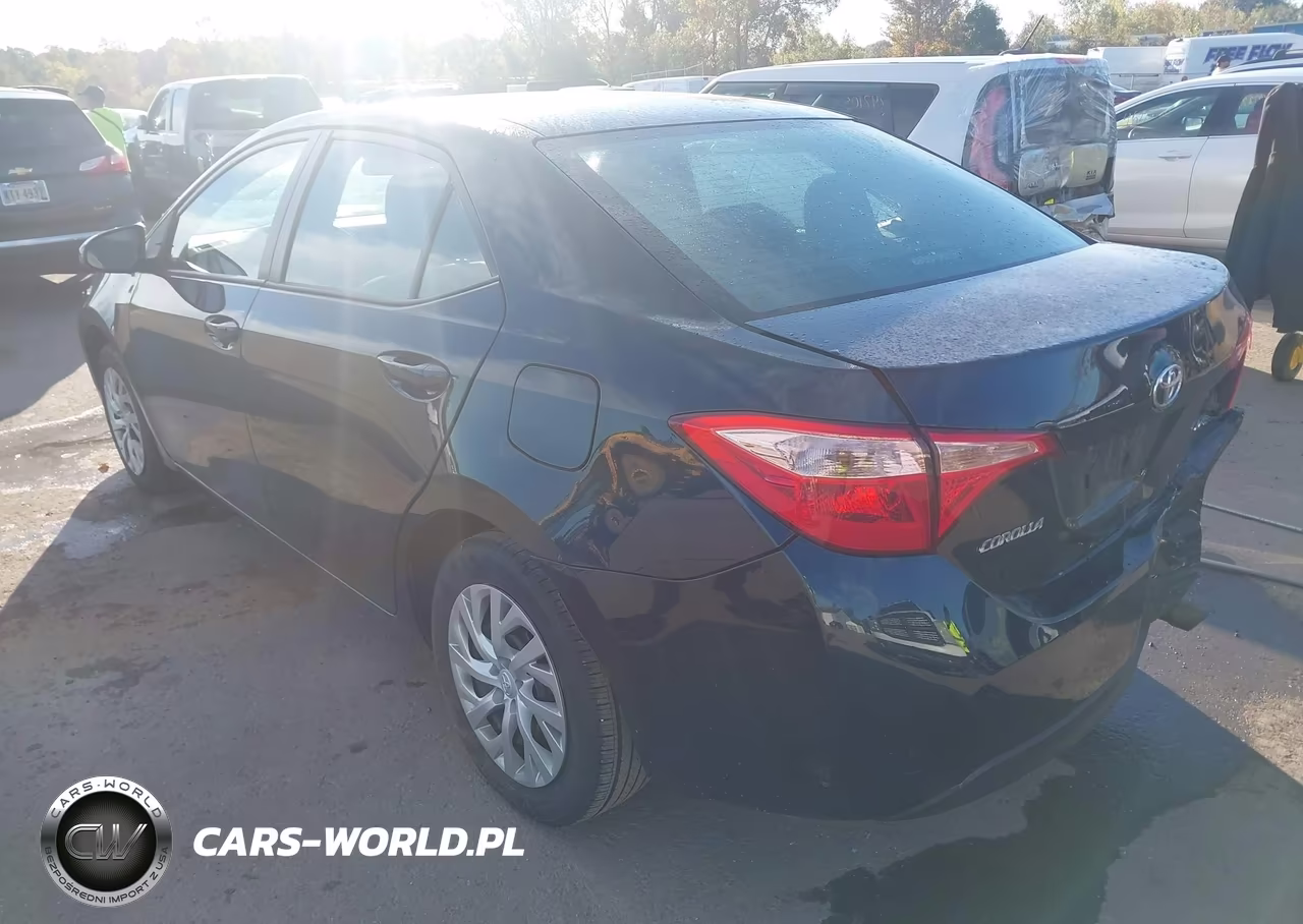 2018 Toyota Corolla Le VIN:2T1BURHE6JC101147 - 3