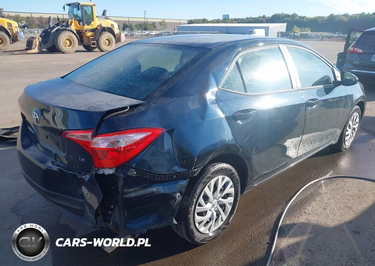 2018 Toyota Corolla Le VIN:2T1BURHE6JC101147 - 4