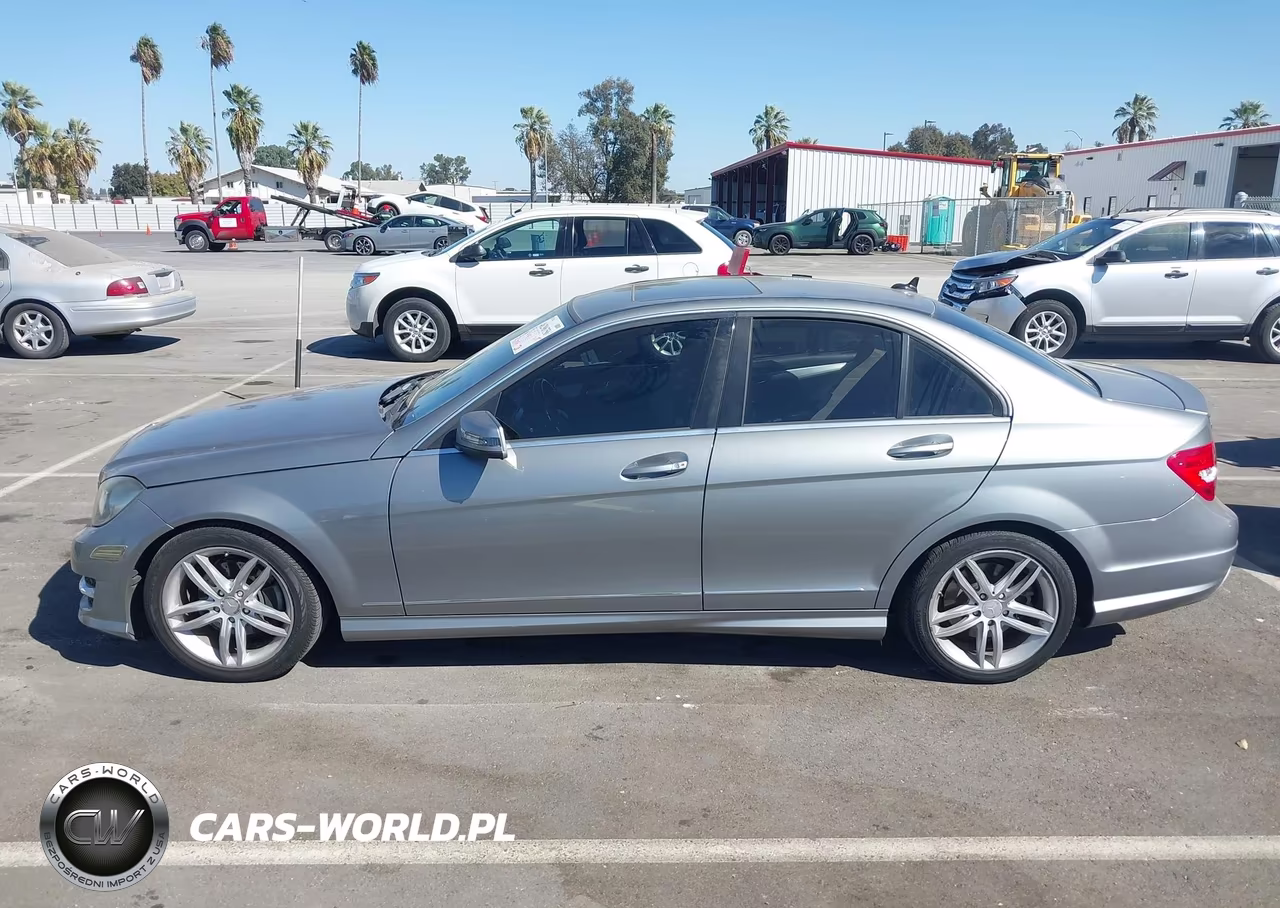 2013 Mercedes-Benz C 250 Sport VIN:WDDGF4HB4DF972509 - 14