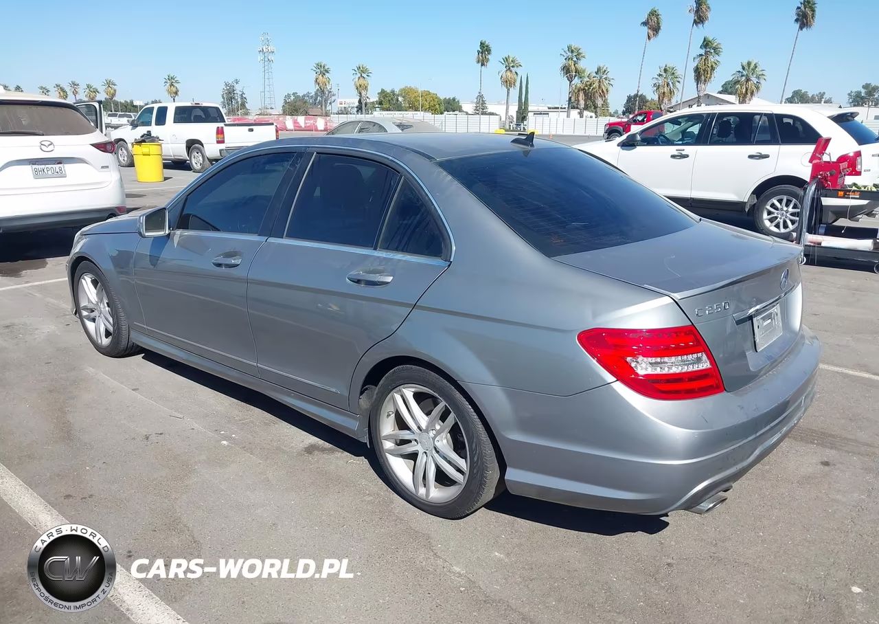 2013 Mercedes-Benz C 250 Sport VIN:WDDGF4HB4DF972509 - 3