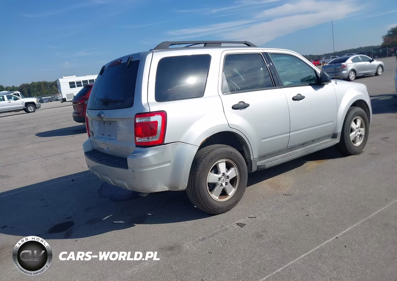 2010 Ford Escape Xlt VIN:1FMCU0D72AKD44276 - 4
