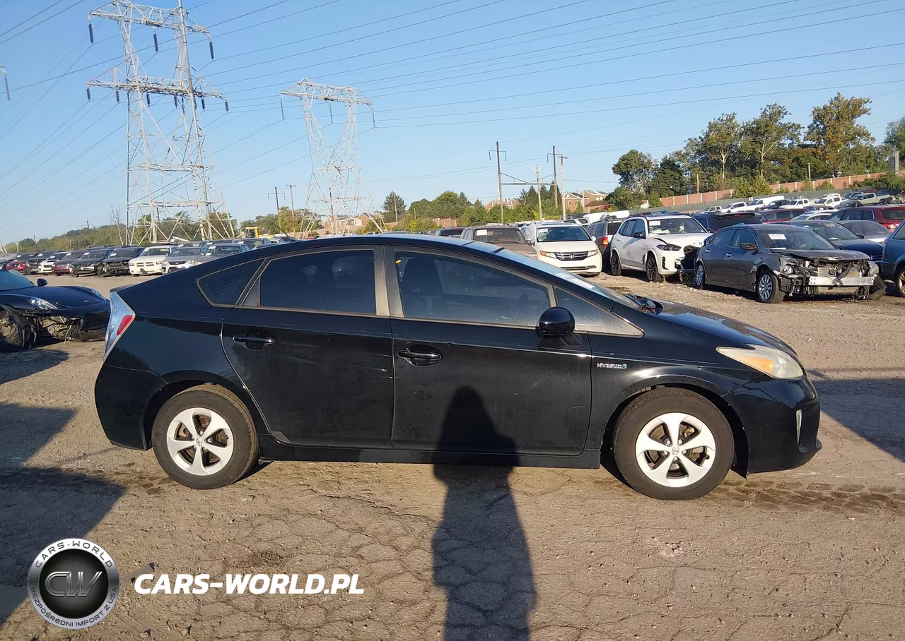 2013 Toyota Prius Three VIN:JTDKN3DU9D5589034 - 13