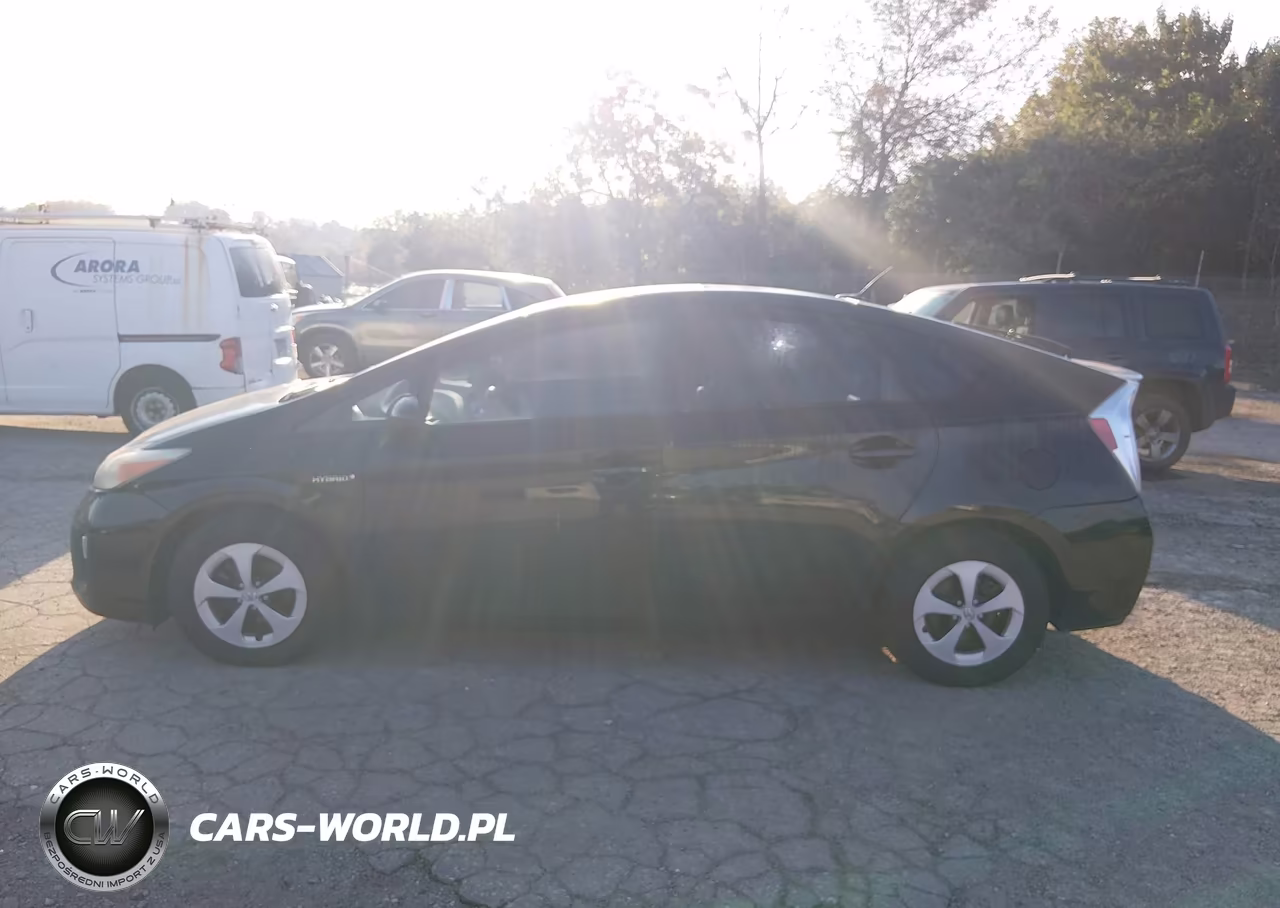2013 Toyota Prius Three VIN:JTDKN3DU9D5589034 - 14